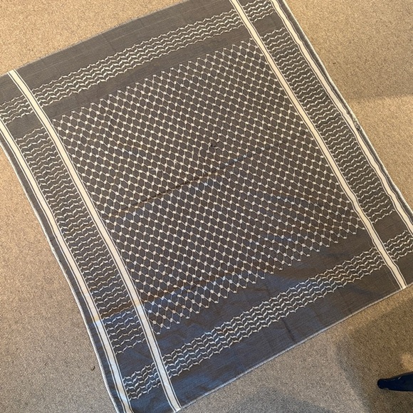 Handmade Keffiyeh, Middle Eastern scarf - Picture 7 of 7